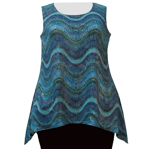 Sea Foam Waves with Silver Foil Shark Bite Hem Tank Top Women's Plus Size Tank Top